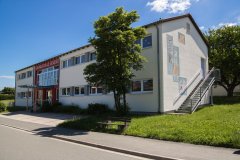 Gesees_Schule Außenansicht_Sommer 2021